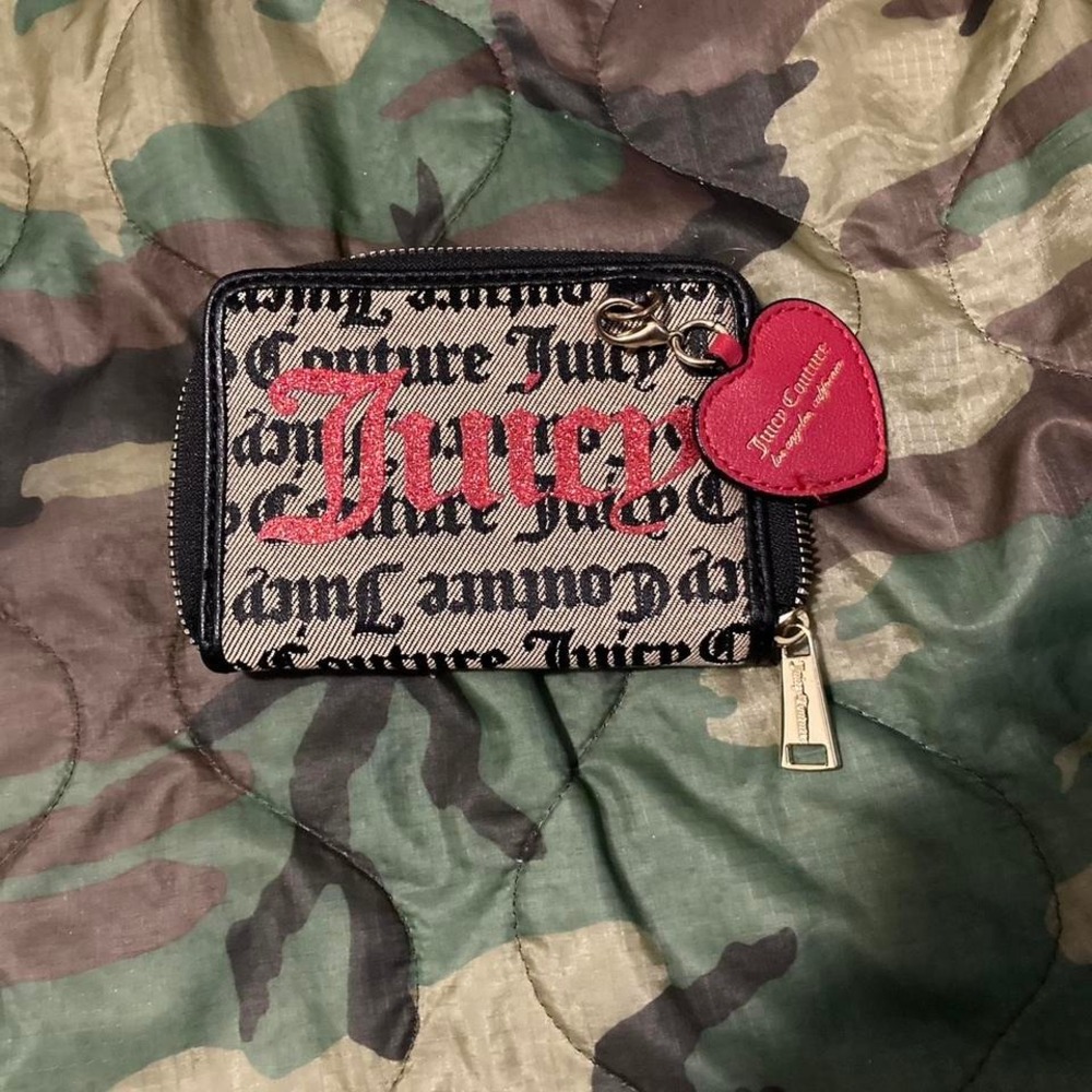 Juicy‎ couture y2k monogram cardholder with heart charm